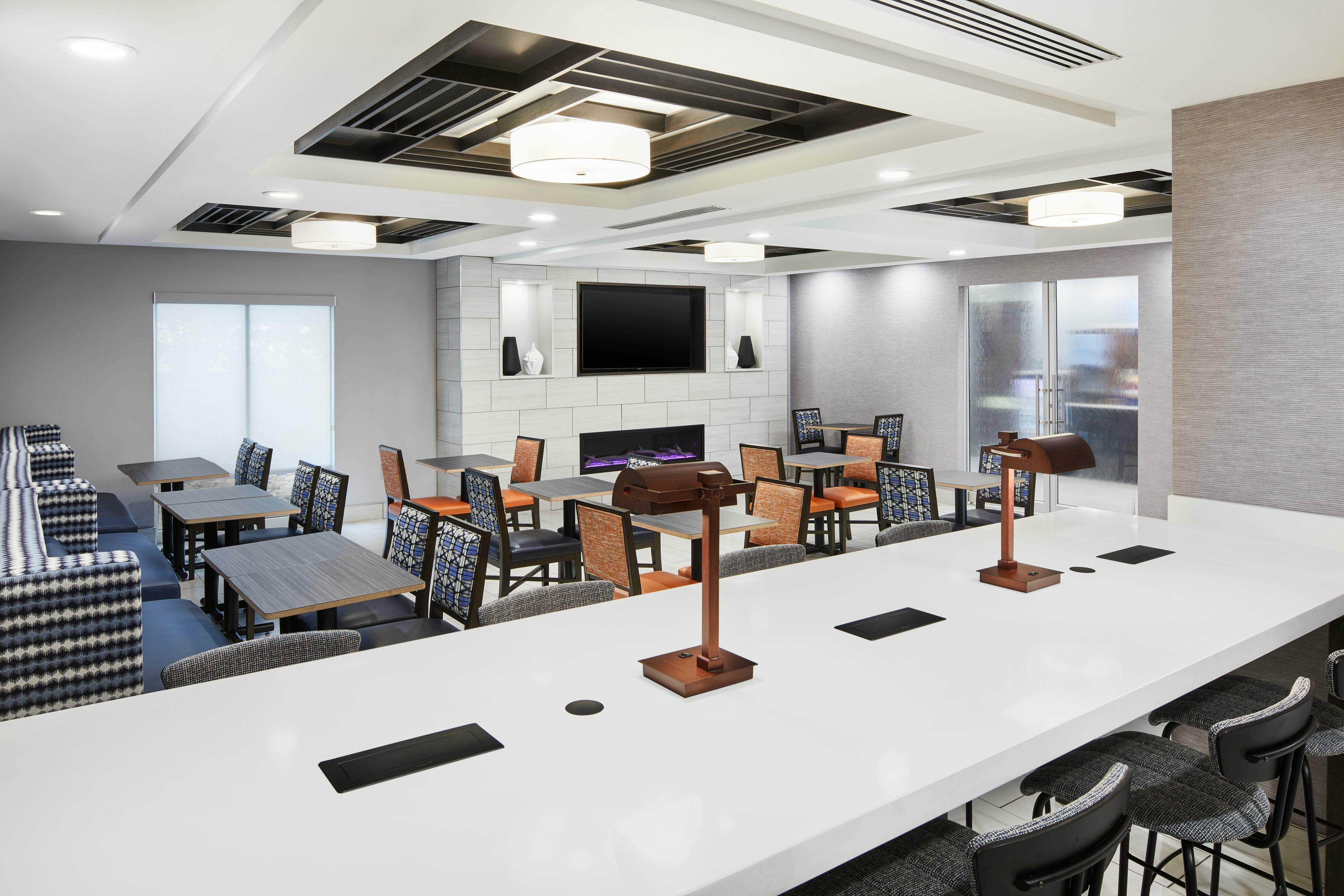 Holiday Inn Express & Suites I-26 & Us 29 At Westgate Mall By Ihg Spartanburg Bagian luar foto