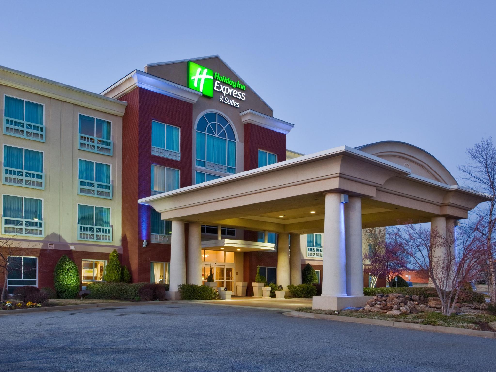 Holiday Inn Express & Suites I-26 & Us 29 At Westgate Mall By Ihg Spartanburg Bagian luar foto