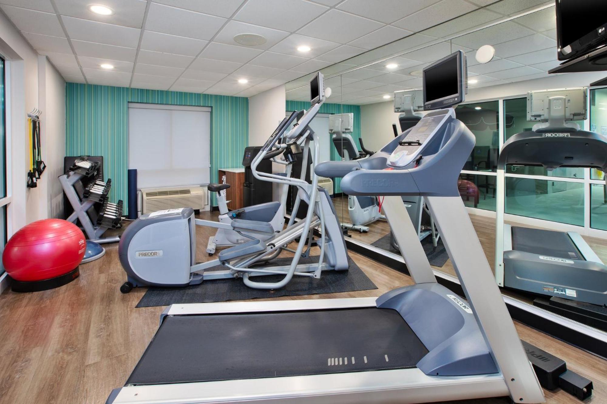 Holiday Inn Express & Suites I-26 & Us 29 At Westgate Mall By Ihg Spartanburg Bagian luar foto