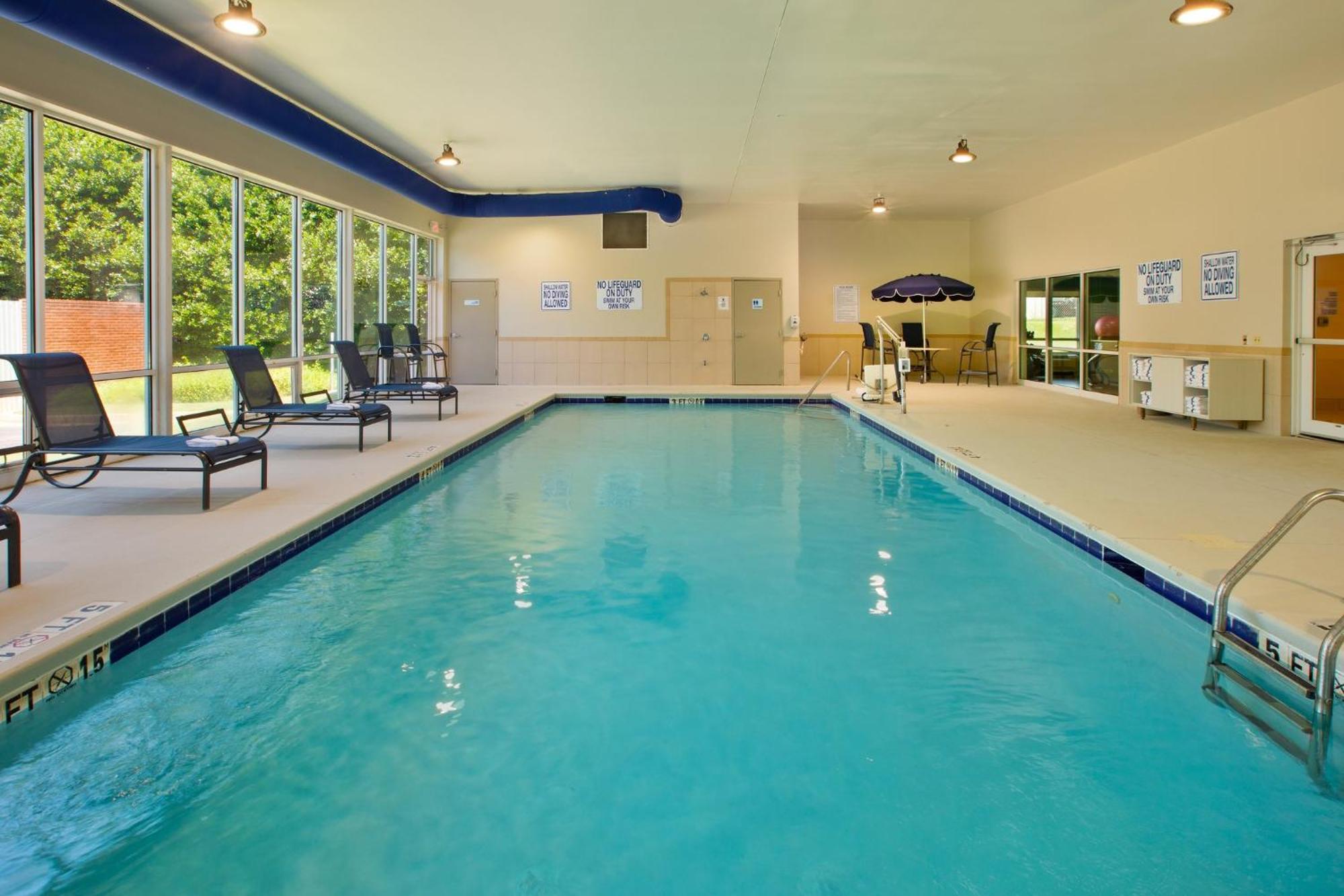 Holiday Inn Express & Suites I-26 & Us 29 At Westgate Mall By Ihg Spartanburg Bagian luar foto