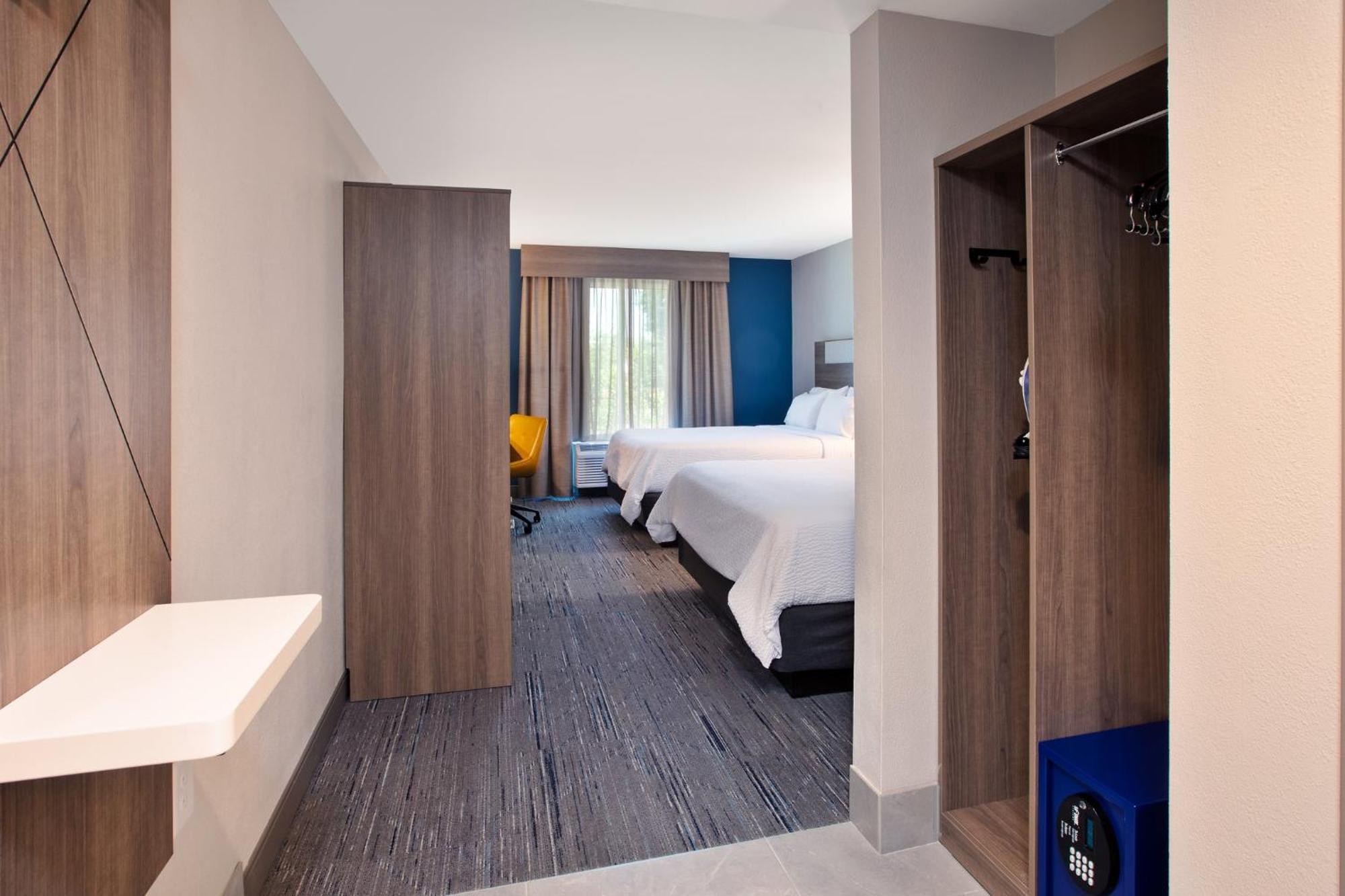 Holiday Inn Express & Suites I-26 & Us 29 At Westgate Mall By Ihg Spartanburg Bagian luar foto
