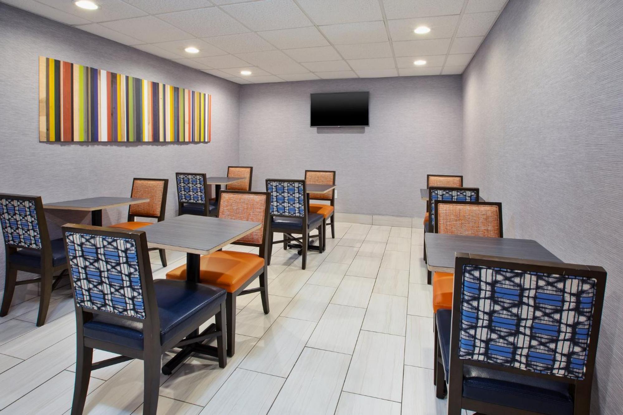 Holiday Inn Express & Suites I-26 & Us 29 At Westgate Mall By Ihg Spartanburg Bagian luar foto
