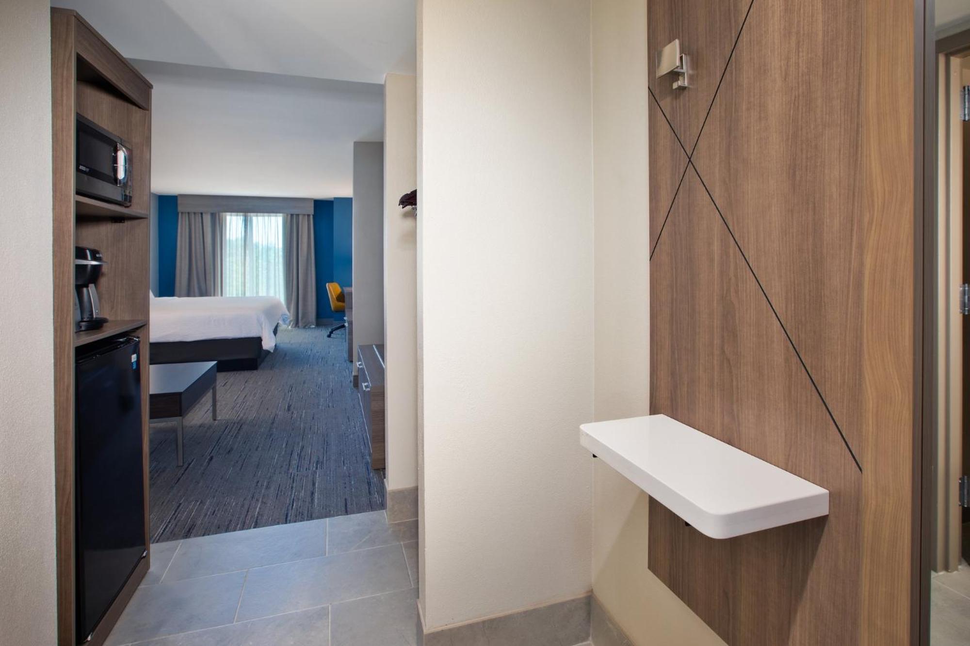Holiday Inn Express & Suites I-26 & Us 29 At Westgate Mall By Ihg Spartanburg Bagian luar foto